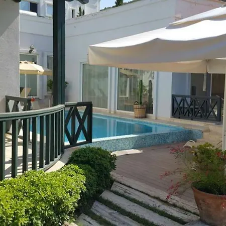 Paris Villa Gümüşlük